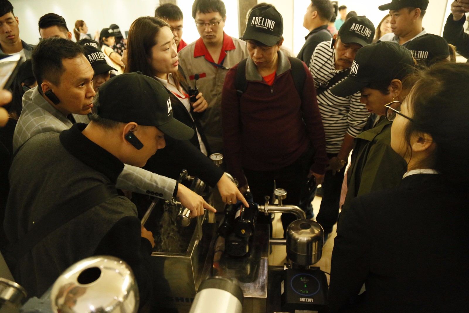 1524702074984007A801.jpg 新界自主研发的智能背包变频系统_副本.jpg